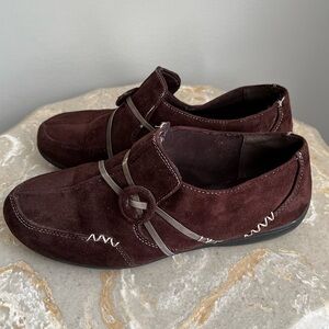 Classique Women’s 9 Brown Suede Loafers Slip-On Flats Shoes